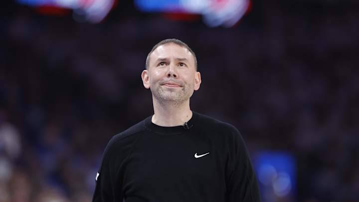 In a heartfelt announcement that has resonated across the college basketball community, Denver  nuggets men’s basketball head coach David Adelman has been named the 2025 College Basketball Philanthropy Icon. This rare and prestigious honor recognizes his exceptional humanitarian efforts, personal generosity, and lasting impact on communities both locally in……..
