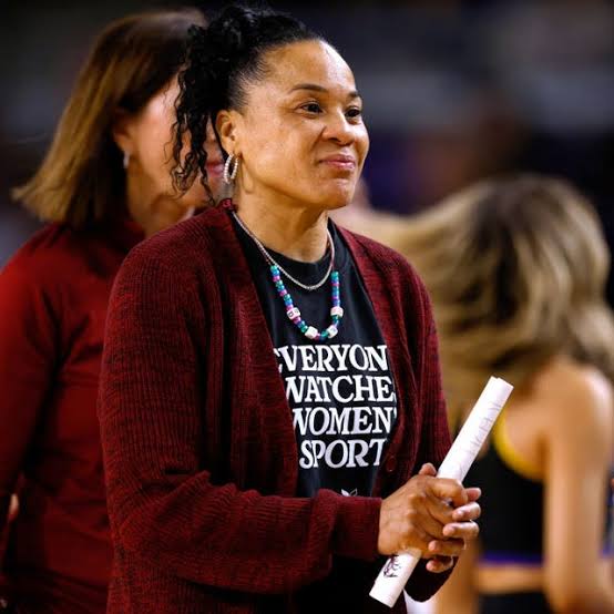 SEC REPORT!!After Leading the South Carolina Gamecocks to Victory in The 2025 SEC Season, Gamecock’s Dawn Staley Voted SEC Coach of the Year