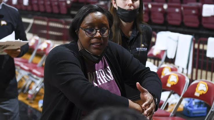 Touchdown few minutes ago, The current head coach of the Denver nuggets women’s basketball team,Doshia Woods, has submitted a letter of resignation to…….