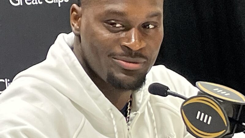 In a significant move for the Notre Dame Fighting Irish, Running Back Jeremiyah Love has officially agreed to a three-year, $113 million maximum contract extension…