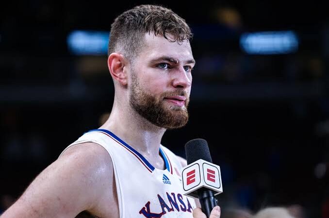 Deal Accepted! just few minutes ago Kansas jayhawks superstar Hunter Dickinson Agrees to a 4-Year Contract Deal with the purdue men basketball worth $169 Million as Their New Franchise Cornerstone